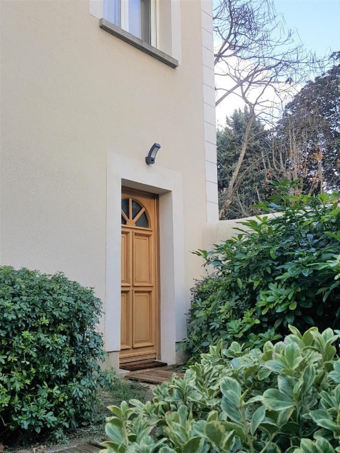 Guest House " Gite L'Atelier Du 6"- Calme - Jardin Тур Екстериор снимка
